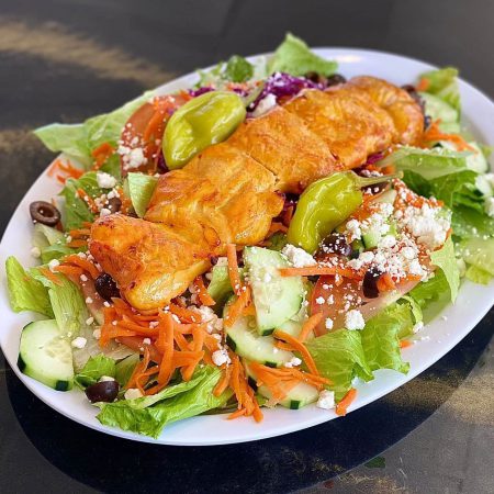 Greek-salad-with-chicken-breast